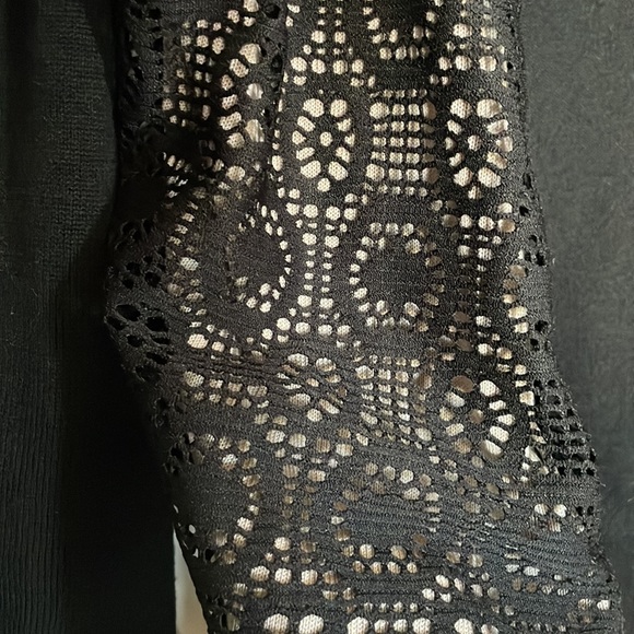 Crocheted Banana Republic Cardigan Long Sleeve Black Beige Size Medium - Picture 2 of 5